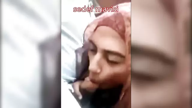 Türk koca, karısının arkadaşını sikerken.